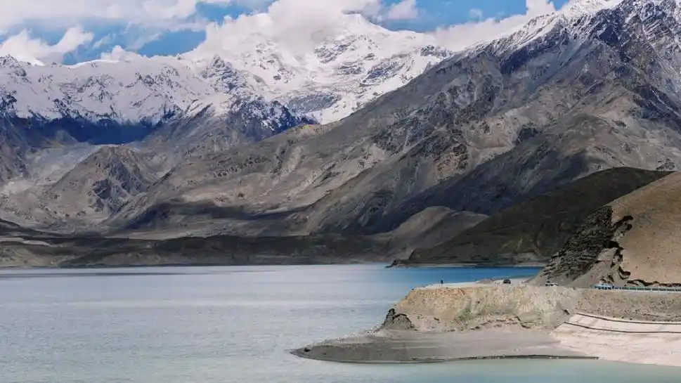 客户交易异常_客户服务:他们提供客户支持服务,帮助客户解决有关其账户或交易平台的任何问题或疑问。_该客户账户已受关注
